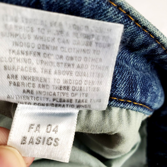 St. John Sport Blue Denim Size 8 Straight Leg High Rise Jeans Lux Retro Stretch - Picture 9 of 9